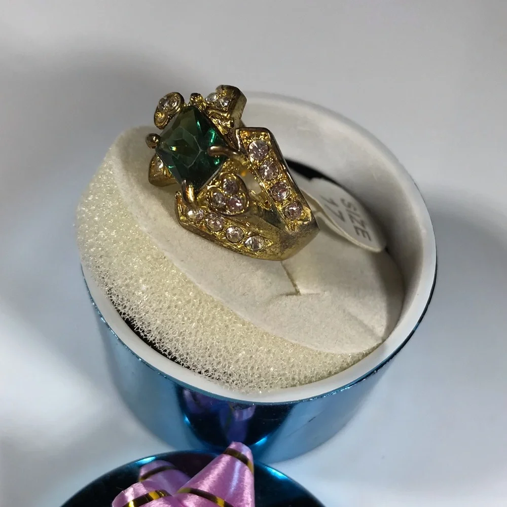 Vintage Gorgeous Big Unique Statement CZ Ring Deadstock Rare NEW Cocktail